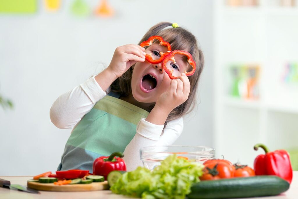 علاقه‌مند کردن کودکان به خوراک سالم