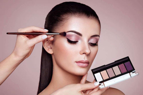 بهترین رنگ سایه چشم ترند پاییز و زمستان 2023