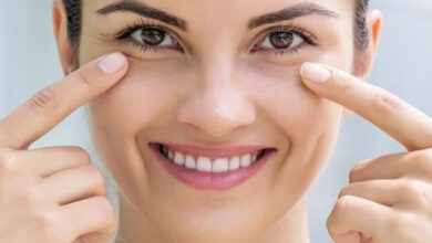 موثرترین روش ها برای درمان افتادگی پلک در خانه