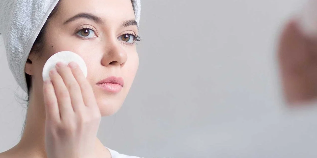 پاک کردن آرایش صورت